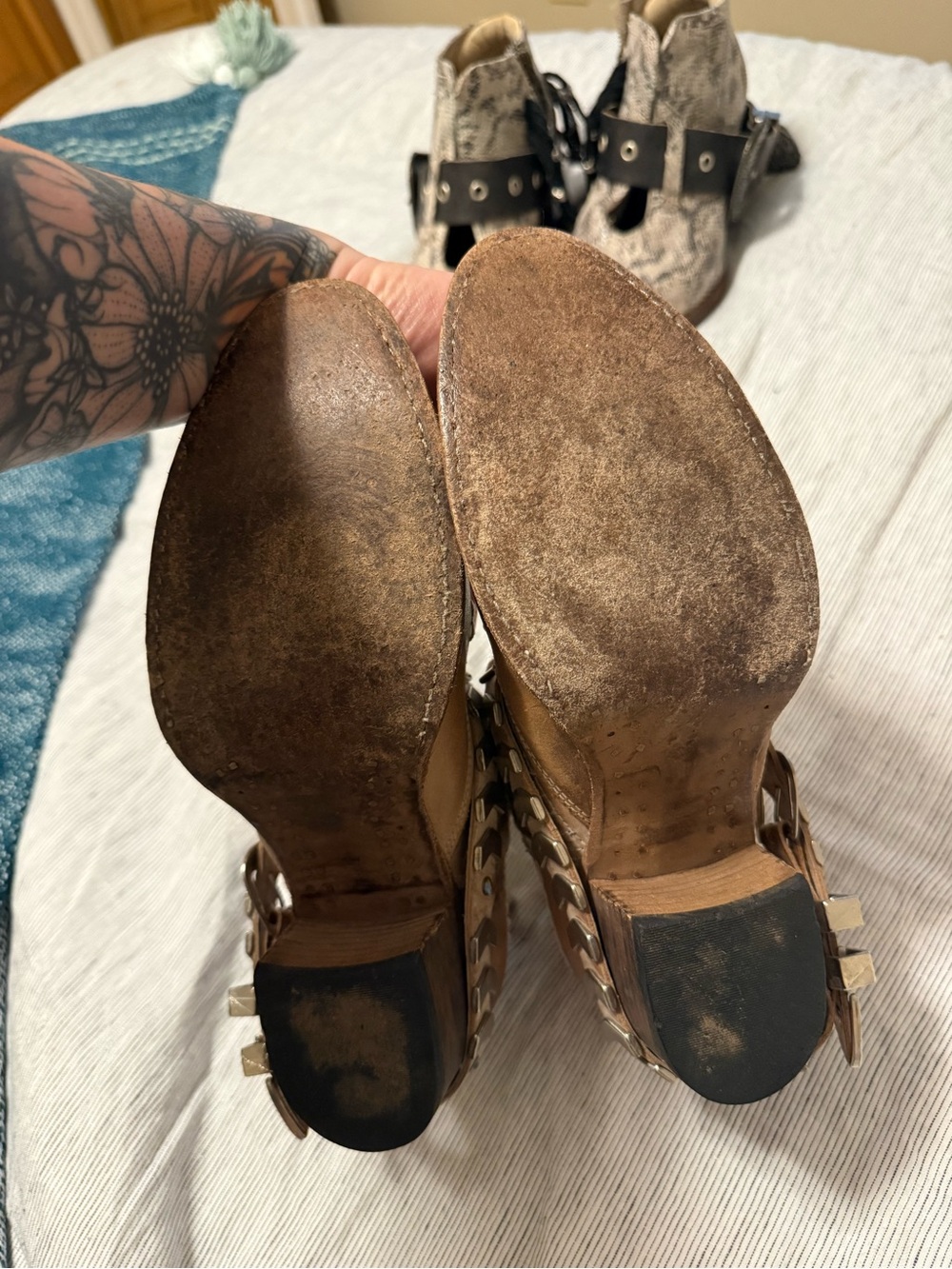 Freebird BLADE slip on taupe leather bootie - Picture 7 of 9